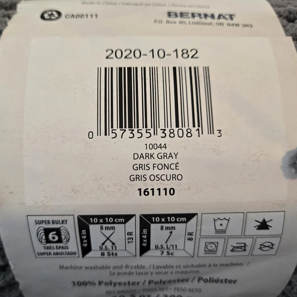 Bernat Blanket Yarn - Dark Gray 10.5 Oz Ea Skein - Picture 5 of 9